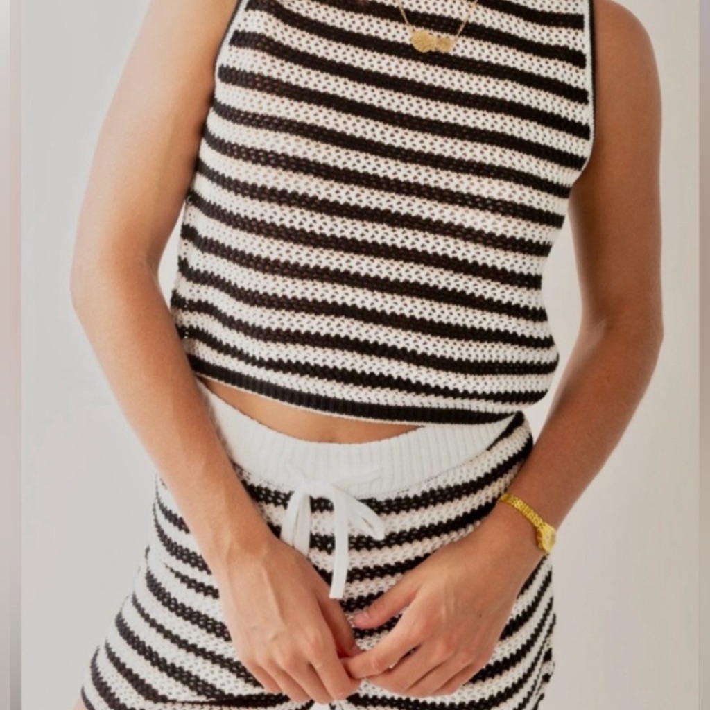 House Of Harlow1960 Knit Short Set - Medium